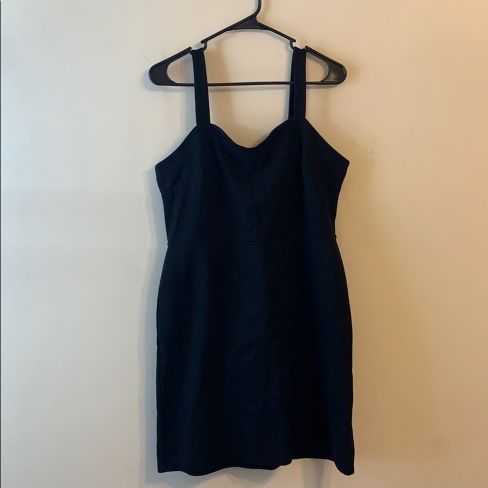 Black body-con dress